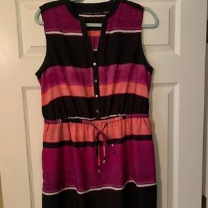 Sleeveless summer dress with pockets